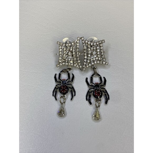 Lunch at the Ritz LATR 2Go Spiderweb Dangle Halloween Pierced Earrings - Picture 10 of 11